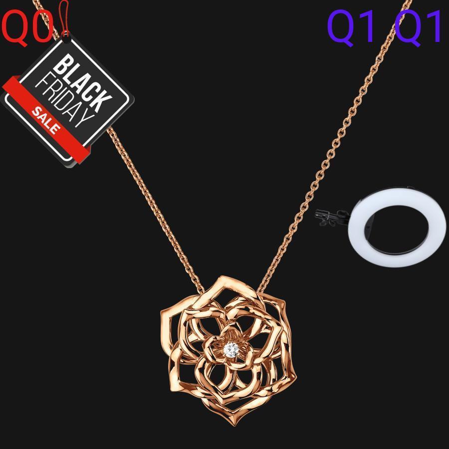 18k Bloom Pendant