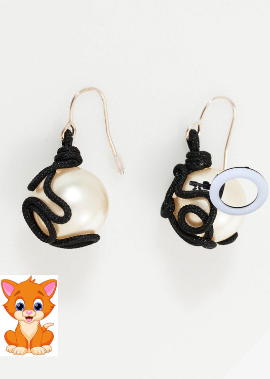 Float Bead Earring in Pearl
