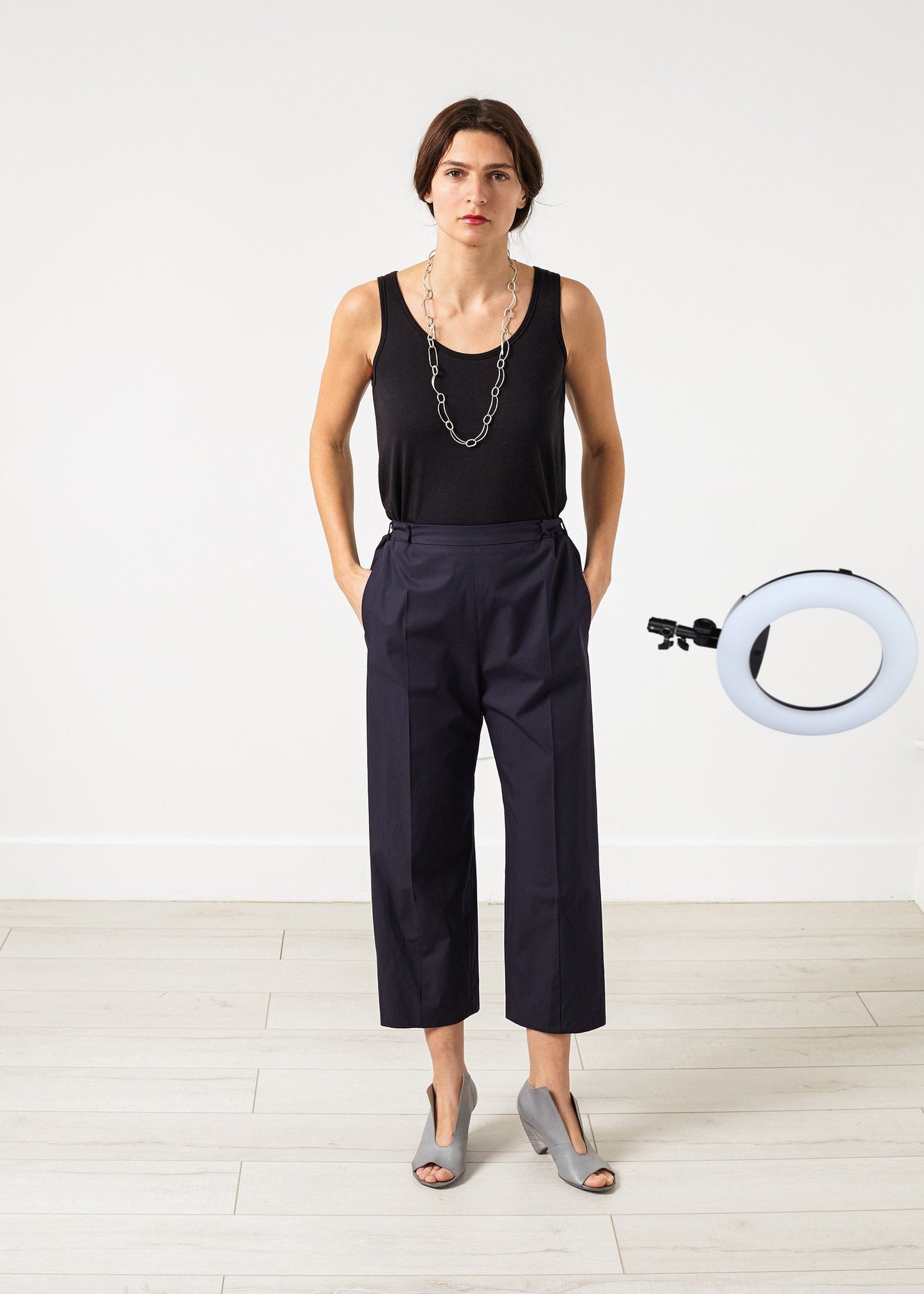 Wide Cropped Trouser in Navy