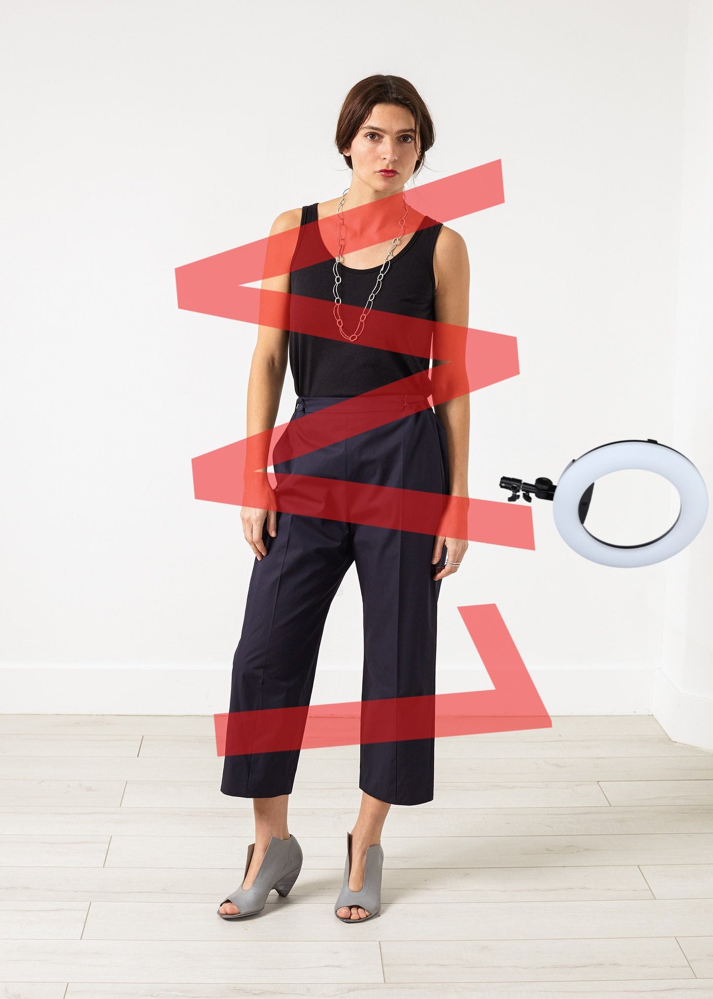 Wide Cropped Trouser in Navy