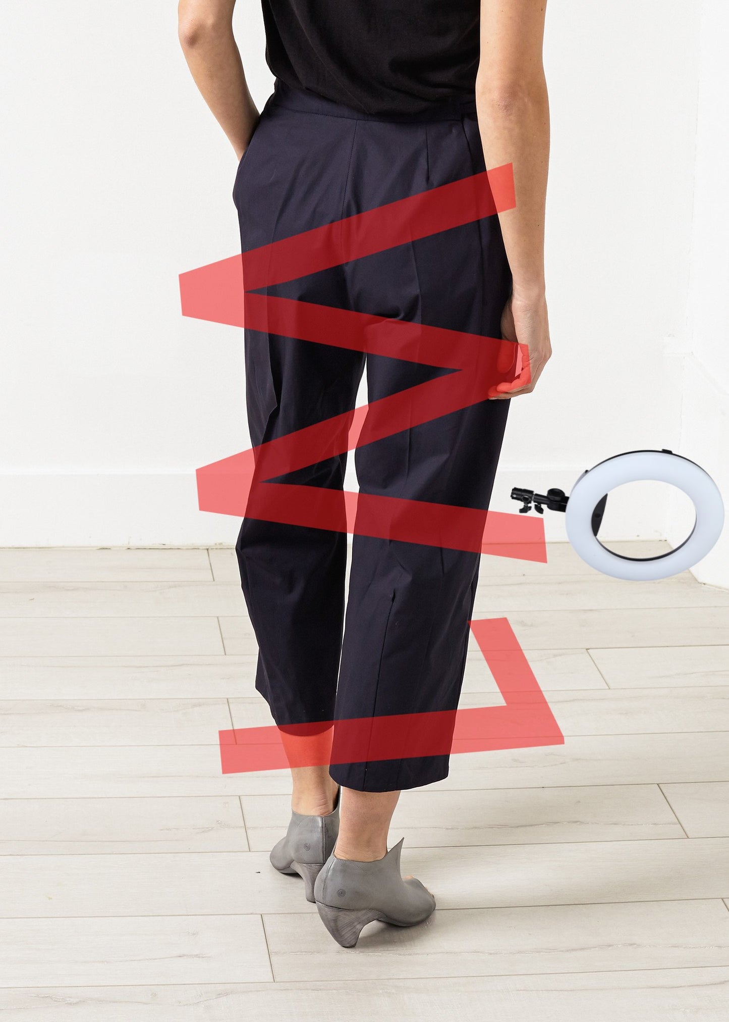 Wide Cropped Trouser in Navy