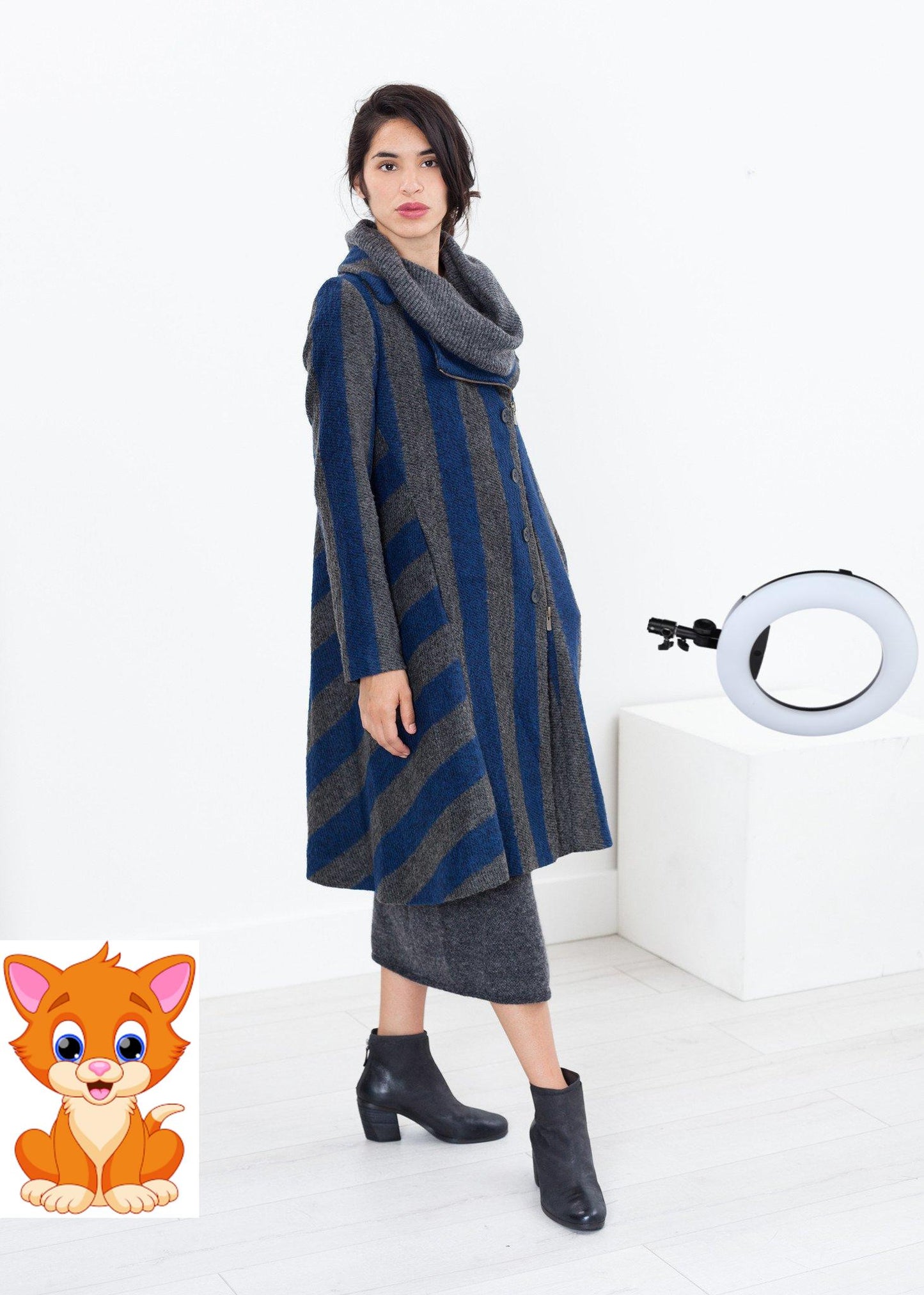 Petale Coat in Silver/Blue