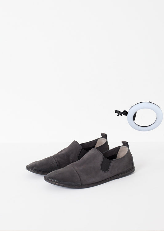 Low Chelsea Boot in Black