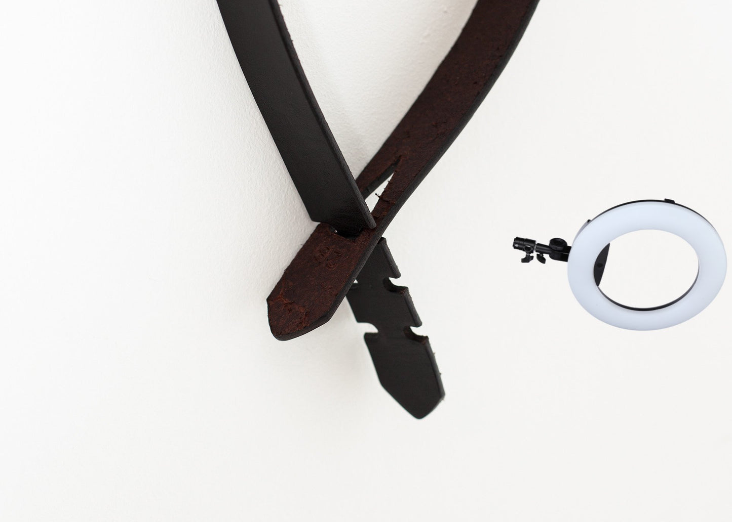 Buckle-less Belt in Black