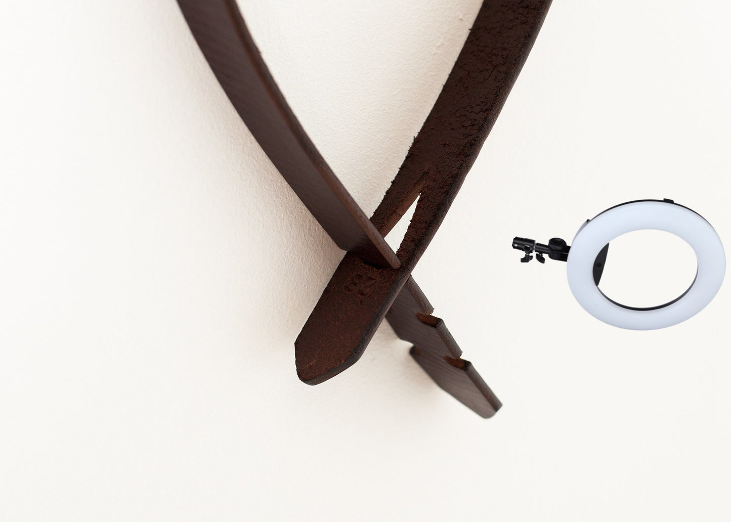 Buckle-less Belt in Brown