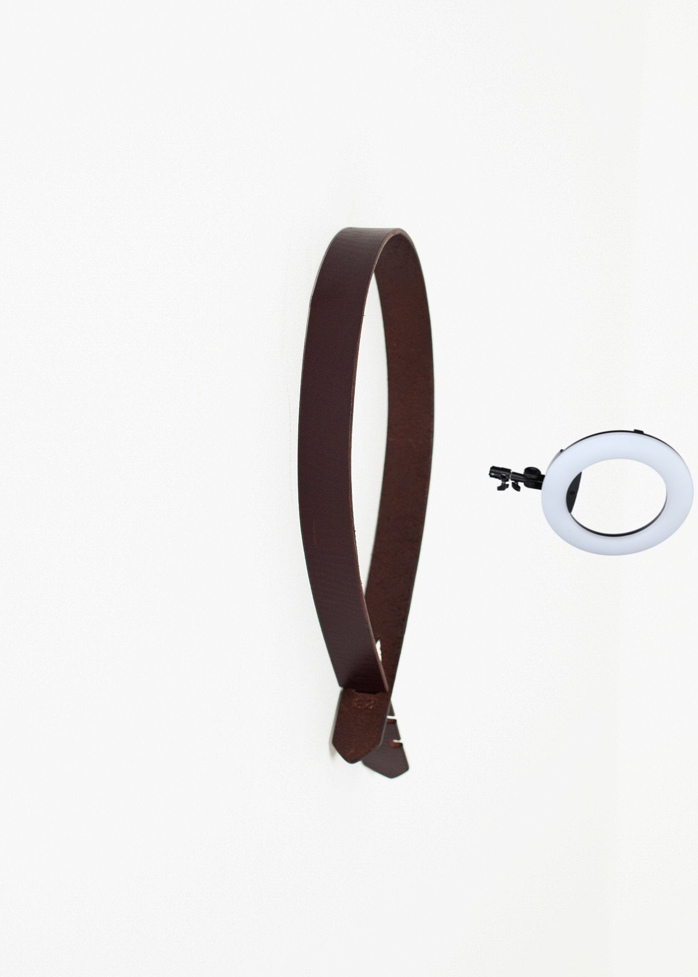 Buckle-less Belt in Brown