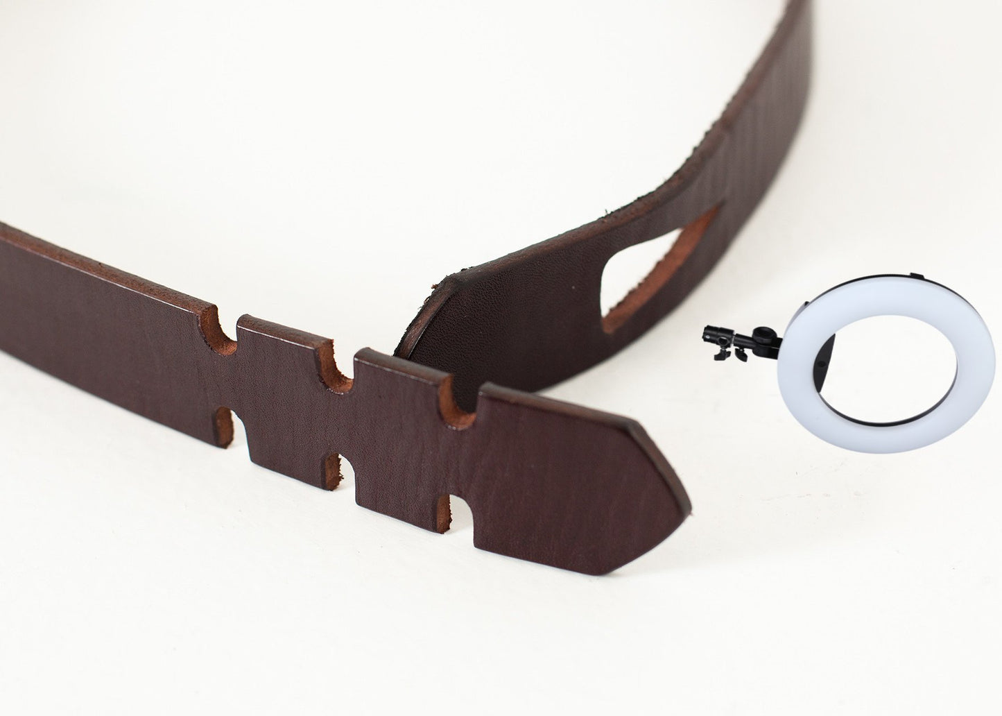 Buckle-less Belt in Brown