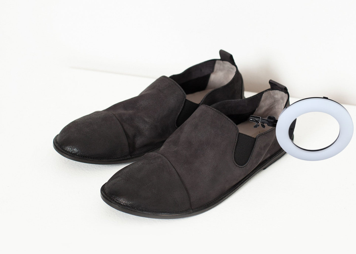 Low Chelsea Boot in Black