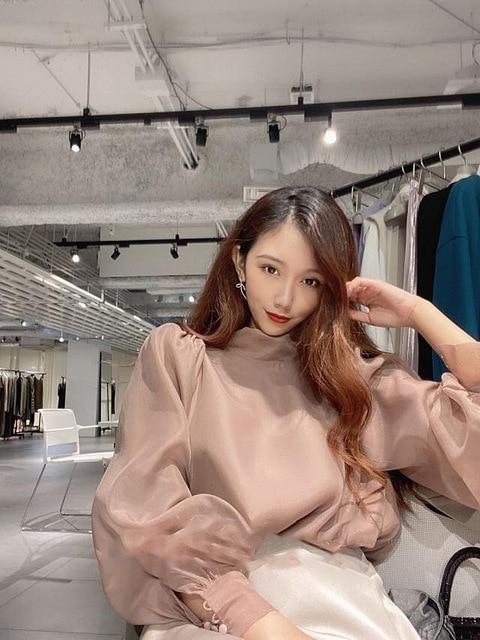 2020 autumn and winter Japanese new wild sweet round neck lantern sleeve tulle bow tie shirt top women